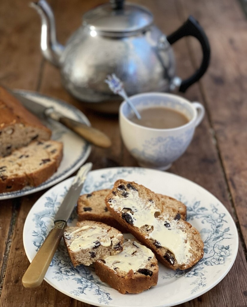 Quick and Easy Spice Cake (Tea Loaf)