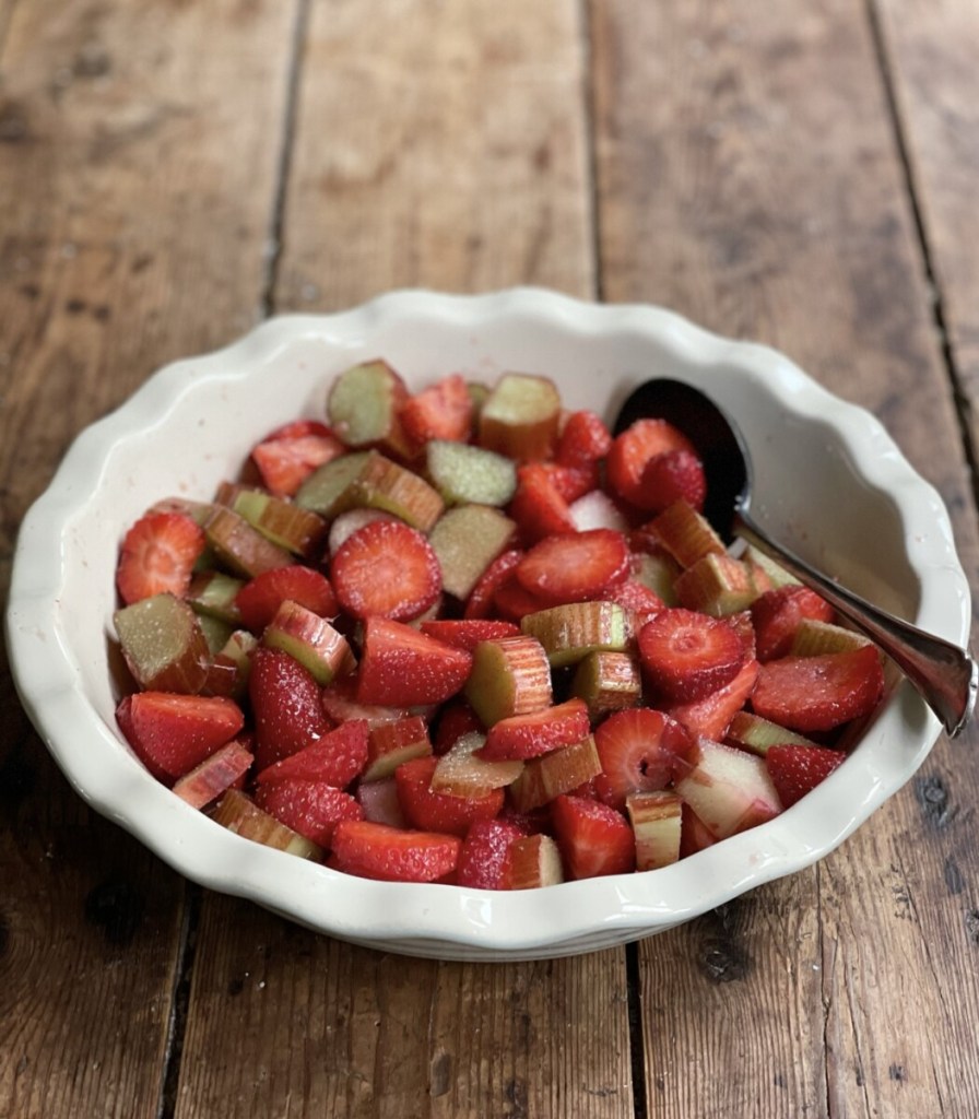 Rhubarb & Strawberry Pudding Cake